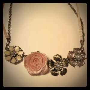 Gorgeous vintage necklace